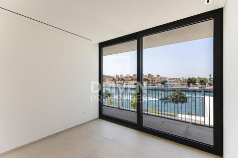 Huoneisto Jumeirah, Dubai, Arabiemiraatit 4 makuuhuonetta, 341.42 m2 № 762464 - kuva 9
