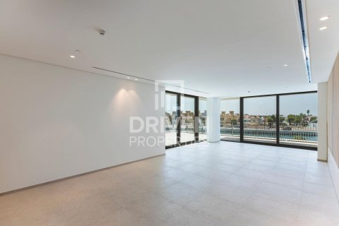 Huoneisto Jumeirah, Dubai, Arabiemiraatit 4 makuuhuonetta, 341.42 m2 № 762464 - kuva 2