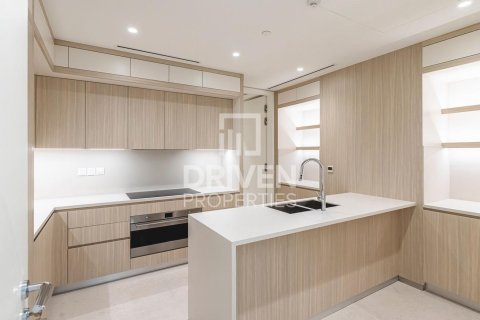 Huoneisto Jumeirah, Dubai, Arabiemiraatit 4 makuuhuonetta, 341.42 m2 № 762464 - kuva 6
