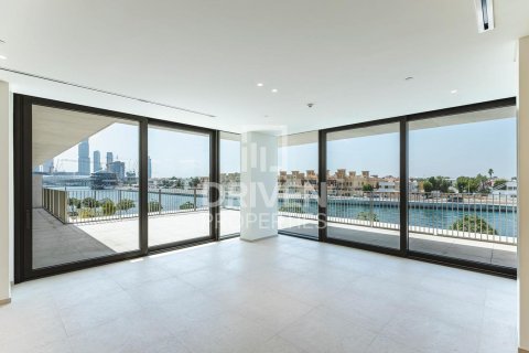 Huoneisto Jumeirah, Dubai, Arabiemiraatit 4 makuuhuonetta, 341.42 m2 № 762464 - kuva 3