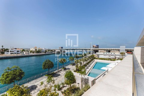 Huoneisto Jumeirah, Dubai, Arabiemiraatit 4 makuuhuonetta, 341.42 m2 № 762464 - kuva 23
