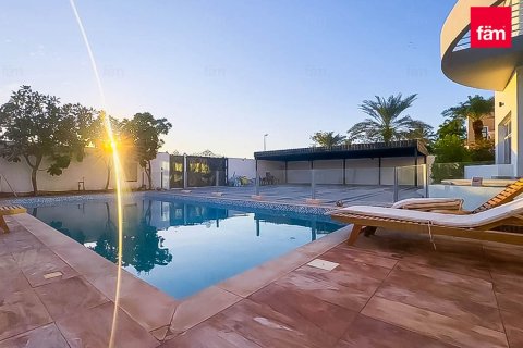 Βίλα σε Al Barsha, Dubai, ΗΑΕ 5 υπνοδωμάτια, 958.1 τ.μ. Αρ. 679058 - φωτογραφία 4