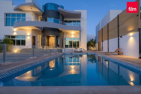Βίλα σε Al Barsha, Dubai, ΗΑΕ 5 υπνοδωμάτια, 958.1 τ.μ. Αρ. 679058 - φωτογραφία 1