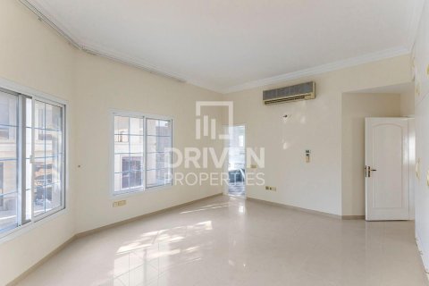 Huvila Umm Al Sheif, Dubai, Arabiemiraatit 5 makuuhuonetta, 1393.55 m2 № 746038 - kuva 11