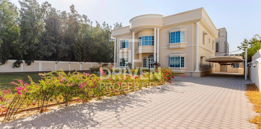 Huvila Umm Al Sheif, Dubai, Arabiemiraatit 5 makuuhuonetta, 1393.55 m2 № 746038
