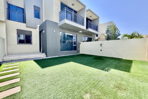 Зняти в оренду віллу в Дубай Хилс Эстейт, ОАЕ 3 спальні, 194м2, № 687853 - фото 23