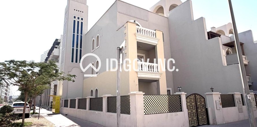 Māja Jumeirah Village Circle, Dubaijā, AAE 5 istabas, 242.57 m2 Nr. 735663