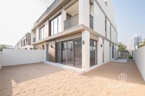 Vila u gradu Dubai, UAE 4 spavaće sobe, 219.9 m2 Br. 670141 - Slika 3