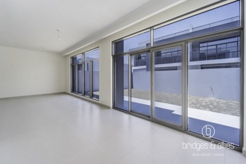 Vila u gradu Dubai, UAE 5 spavaće sobe, 372.3 m2 Br. 670140 - Slika 9