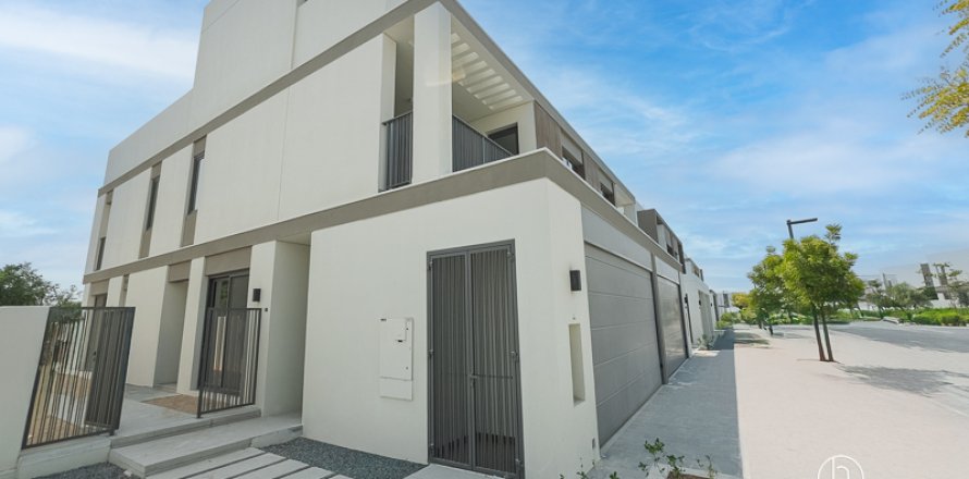 Villa in Dubai, VAE 4 slaapkamers, 143.9 vr.m. nr 670139
