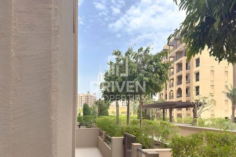 Apartemen di Umm Suqeim, Dubai, UEA 1 kamar tidur, 90.95 m2 nomor 743229 - foto 12