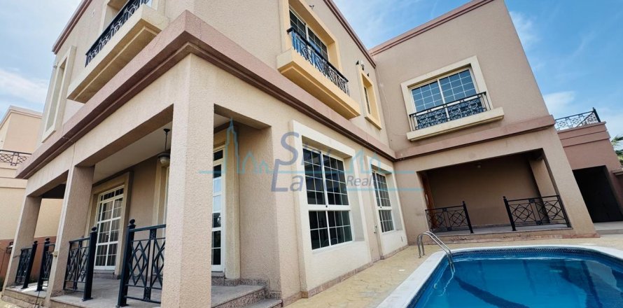 Villa i Umm Suqeim, Dubai, UAE 4 sovrum, 371.6 kvm Nr. 659626