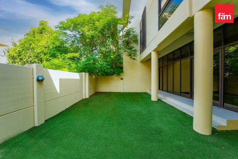 Dubai、UAE にあるヴィラの賃貸物件 3ベッドルーム、253 m2、No655724 - 写真 1