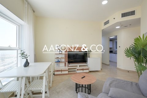 Apartamento para arrendamento em Jumeirah Lake Towers, Dubai, EAU 3 quartos, 106 m2 № 705290 - foto 2