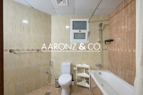 Apartamento para arrendamento em Jumeirah Lake Towers, Dubai, EAU 3 quartos, 106 m2 № 705290 - foto 8