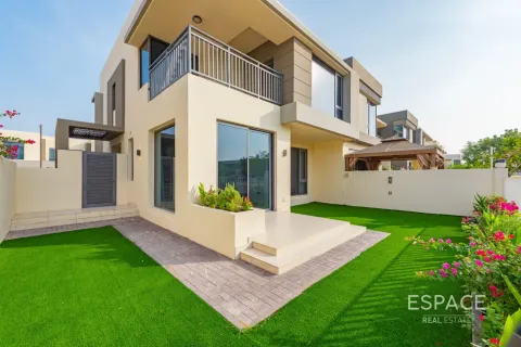 Villa sa Dubai Hills Estate, UAE 5 silid-tulugan, 251 sq.m. № 737974