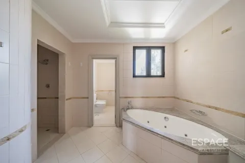 Vila u gradu Palm Jumeirah, Dubai, UAE 5 spavaće sobe, 511 m2 Br. 737976 - Slika 7