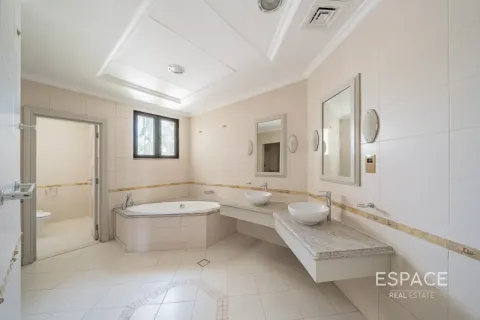 Vila u gradu Palm Jumeirah, Dubai, UAE 5 spavaće sobe, 511 m2 Br. 737976 - Slika 10