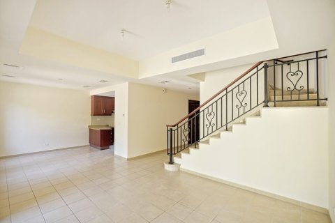 Townhouse in Arabian Ranches, Dubai, UAE 2 bedrooms, 213 sq.m. № 726041 - photo 7