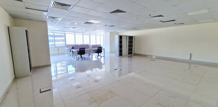 Dubai, संयुक्त अरब अमीरात में कार्यालय, 117.1 वर्ग मीटर, संख्या 686249
