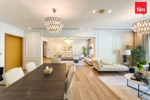 Villa in Jumeirah Park, Dubai, UAE 4 bedrooms, 510.8 sq.m. № 689448 - photo 4