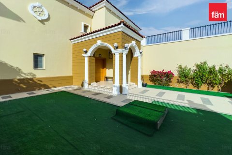Villa in Jumeirah Park, Dubai, UAE 4 bedrooms, 510.8 sq.m. № 689448 - photo 22