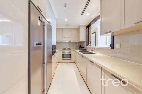 Apartament de închiriat în Burj Khalifa, Dubai, EAU 3 dormitoare, 202.71 mp.  №758868 - poză 17
