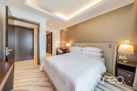 Apartament de închiriat în Burj Khalifa, Dubai, EAU 3 dormitoare, 202.71 mp.  №758868 - poză 11