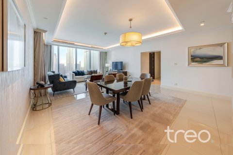 Apartament de închiriat în Burj Khalifa, Dubai, EAU 3 dormitoare, 202.71 mp.  №758868 - poză 21