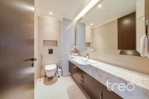 Apartament de închiriat în Burj Khalifa, Dubai, EAU 3 dormitoare, 202.71 mp.  №758868 - poză 16