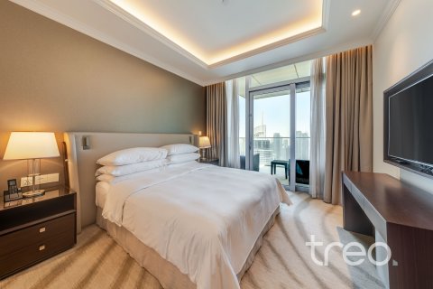 Apartament de închiriat în Burj Khalifa, Dubai, EAU 3 dormitoare, 202.71 mp.  №758868 - poză 15