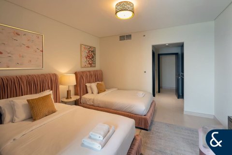 Διαμέρισμα σε Palm Jumeirah, Dubai, ΗΑΕ 3 υπνοδωμάτια, 226 τ.μ. Αρ. 688710 - φωτογραφία 15
