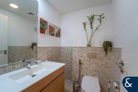 Apartamento en venta en Jumeirah Golf Estates, Dubai, EAU 2 dormitorios, 133 m2 № 688709 - foto 10