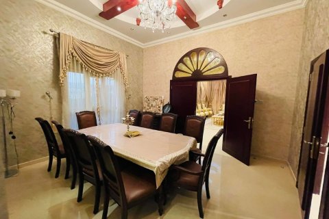 Vila u gradu Ras Al Khaimah, UAE 5 spavaće sobe, 929 m2 Br. 734786 - Slika 5