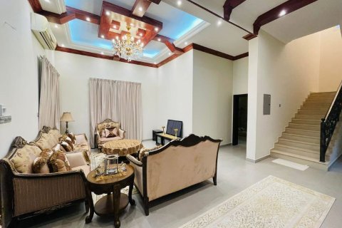 Vila u gradu Ras Al Khaimah, UAE 5 spavaće sobe, 929 m2 Br. 734786 - Slika 18
