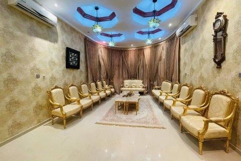 Vila u gradu Ras Al Khaimah, UAE 5 spavaće sobe, 929 m2 Br. 734786 - Slika 3