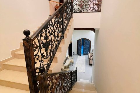 Vila u gradu Ras Al Khaimah, UAE 5 spavaće sobe, 929 m2 Br. 734786 - Slika 10