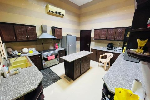 Vila u gradu Ras Al Khaimah, UAE 5 spavaće sobe, 929 m2 Br. 734786 - Slika 4
