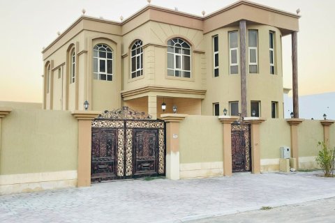 Vila u gradu Ras Al Khaimah, UAE 5 spavaće sobe, 929 m2 Br. 734786 - Slika 2