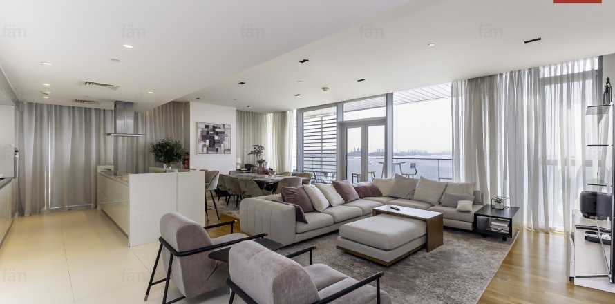 Apartment in Dubai, UAE 4 bedrooms, 238.1 sq.m. № 658946