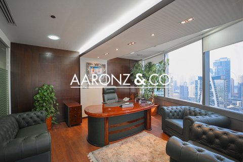 Офис Джумейра Лейк Тауэрс, Дубай, БАӘ-да 177 м² № 645132 - фото 1