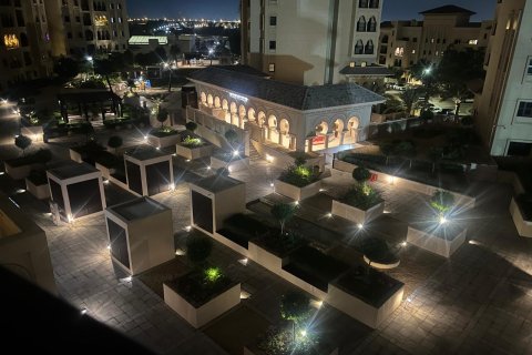 Lägenhet till försäljning i Dubai, UAE 2 sovrum, 129 kvm Nr. 696292 - fotografi 11