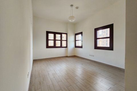 Lägenhet till försäljning i Dubai, UAE 2 sovrum, 129 kvm Nr. 696292 - fotografi 5