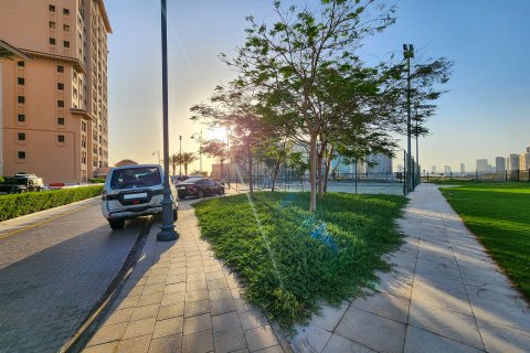 Lägenhet till försäljning i Dubai, UAE 2 sovrum, 129 kvm Nr. 696292 - fotografi 8