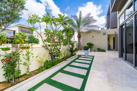 Dubai, BAE’de satılık villa 5 yatak odası, 522 m&sup2; No 696290 - fotoğraf 24