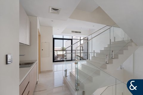 تاون هاوس للبيع في Dubai Sports City، دبي، الإمارات العربية المتحدة 4 غرفة نوم ، 306 متر مربع ، رقم 666266 - صورة 8