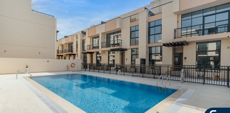 تاون هاوس في Dubai Sports City، دبي 4 غرفة نوم ، 306 متر مربع . ر قم 666266