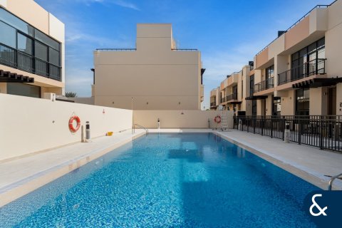 تاون هاوس للبيع في Dubai Sports City، دبي، الإمارات العربية المتحدة 4 غرفة نوم ، 306 متر مربع ، رقم 666266 - صورة 21