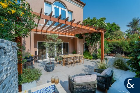 Vila di Green Community, Dubai, UAE 3 bilik tidur, 454 meter persegi № 666263 - foto 1