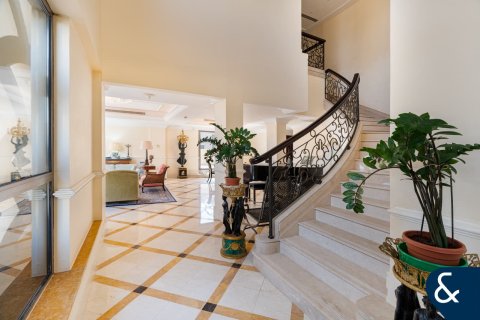 Apartment in Jumeirah Beach Residence, Dubai, UAE 4 bedrooms, 758 sq.m. № 666269 - photo 2